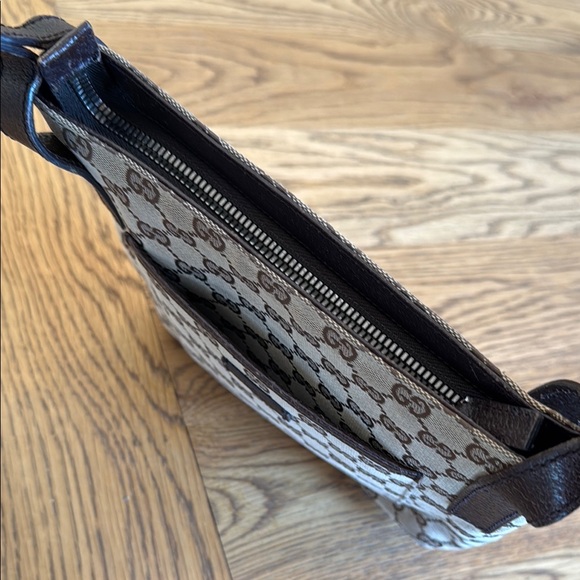 Gucci GG Canvas Messenger Monogram Bag - Picture 9 of 13